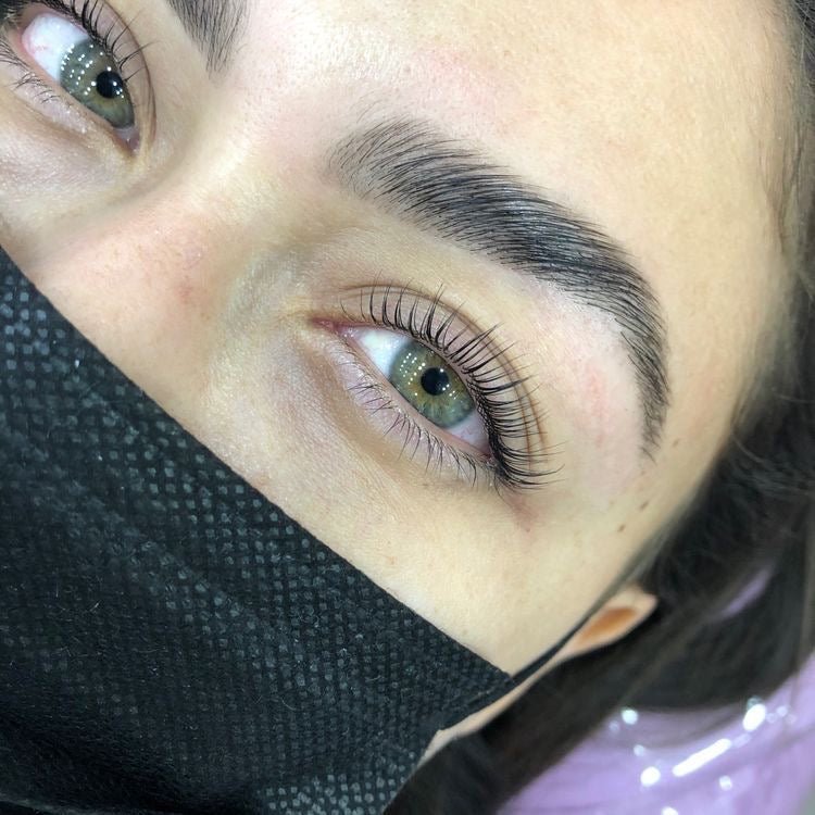 Formation en présentiel : « Rehaussement de cils + Browlift » - ACM BEAUTY
