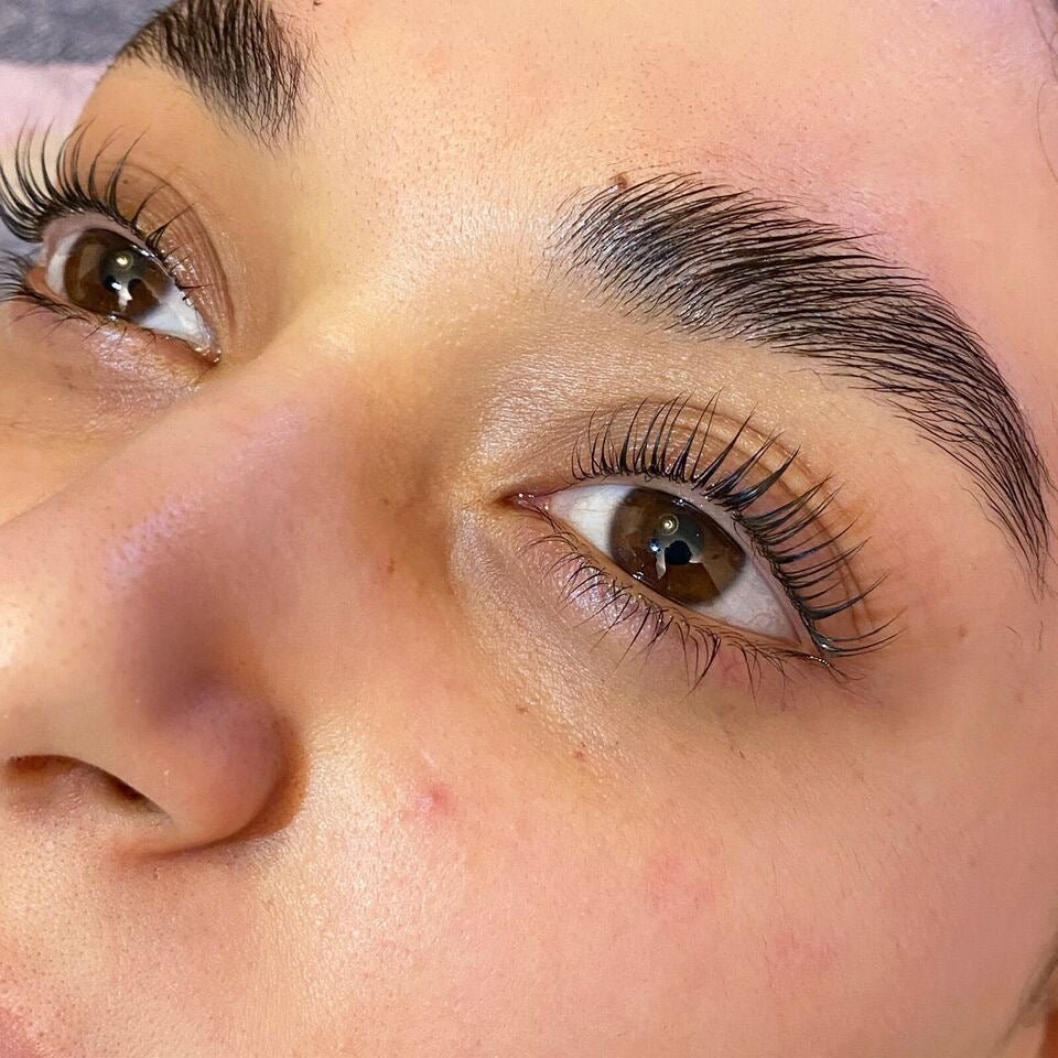 Formation en présentiel : « Rehaussement de cils + Restructuration sans épilation » - ACM BEAUTY
